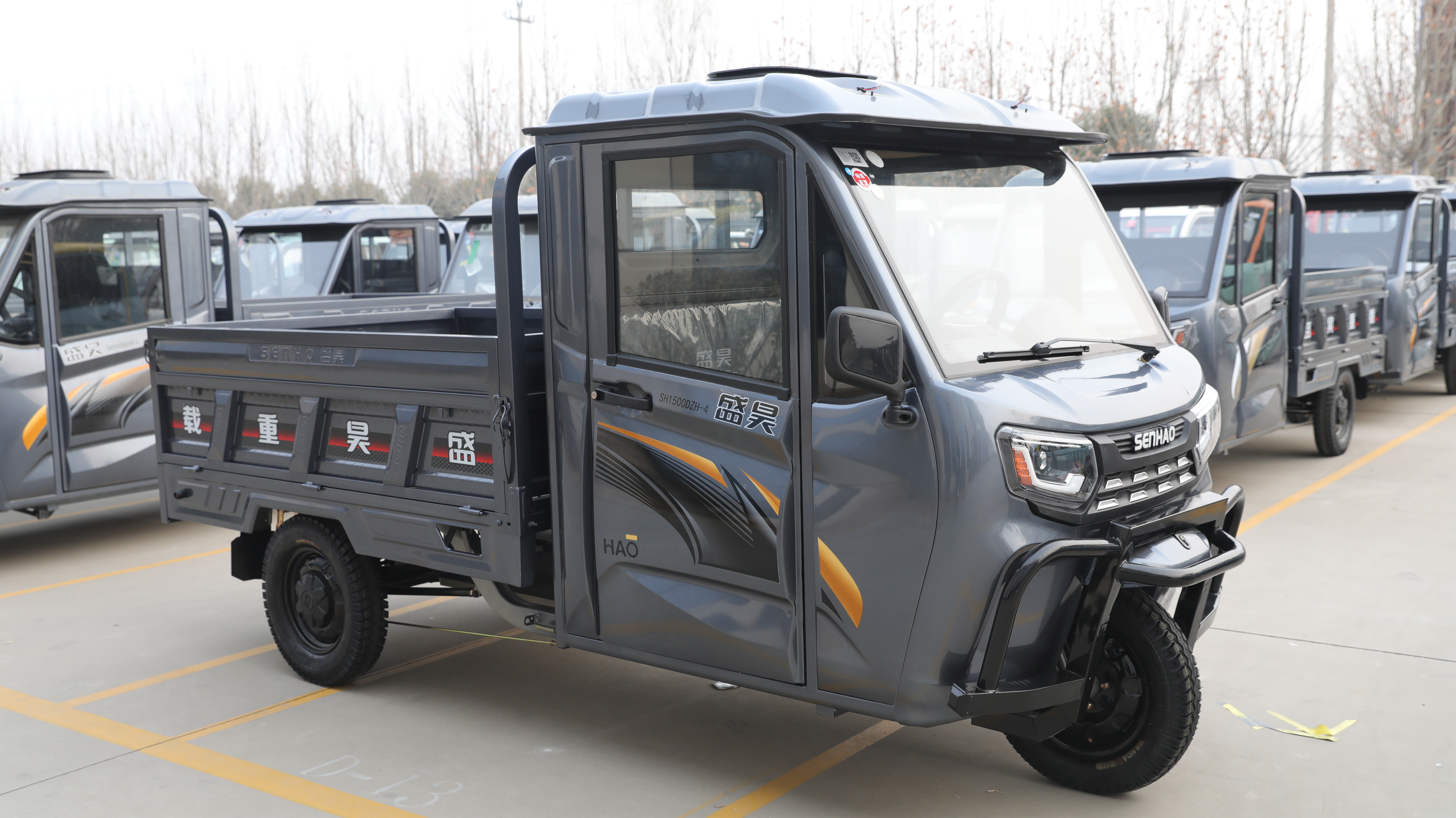 战旗180 宝马灰.JPG